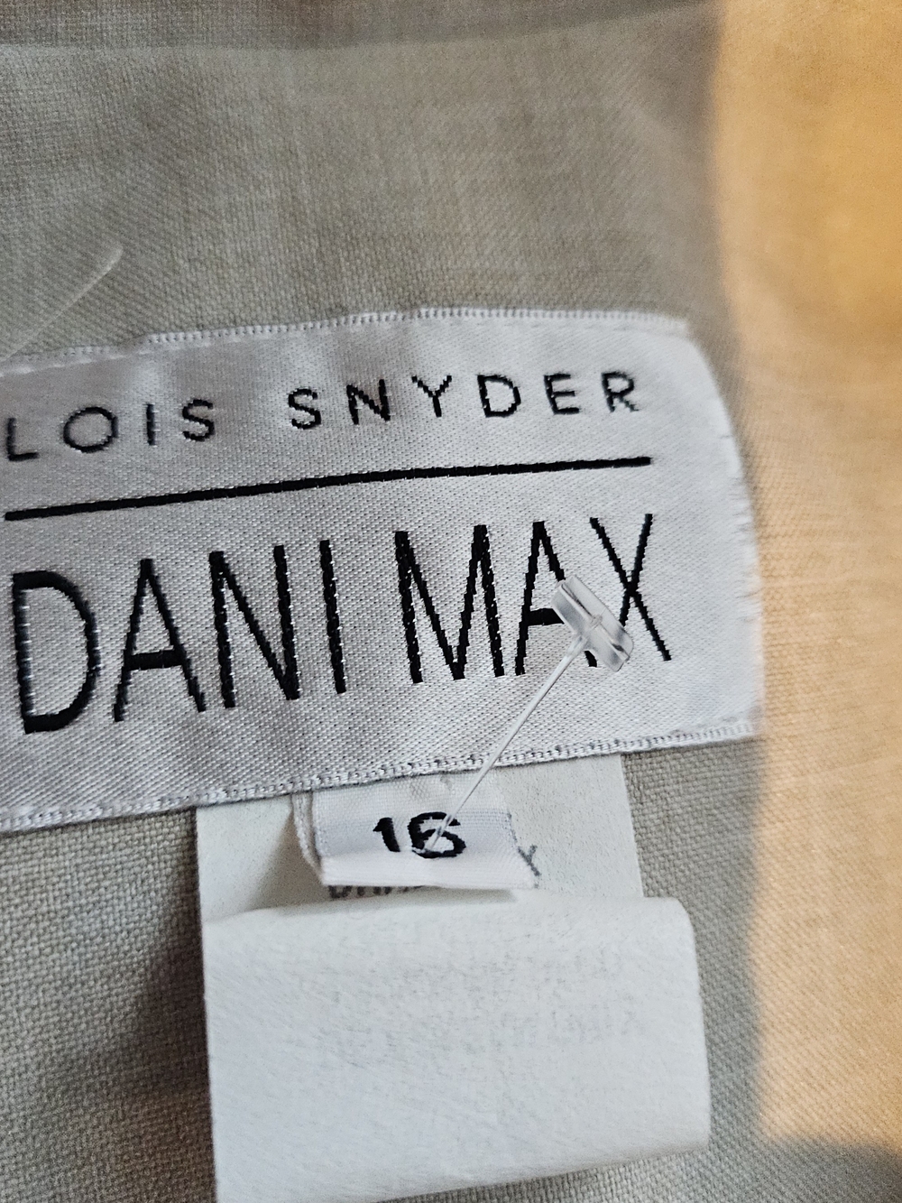 Lois Snyder Dani Max Size 16 Beige Women's Two-Piece Pant Suit Jacket & Trousers - Picture 6 of 7